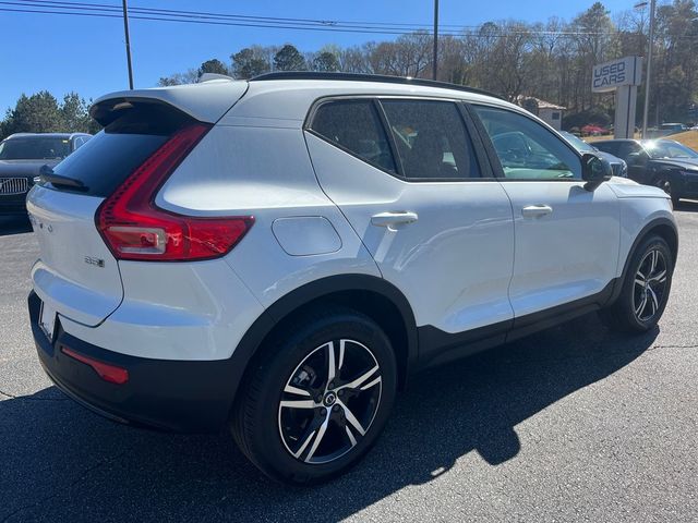2024 Volvo XC40 