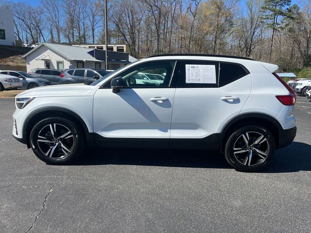 2024 Volvo XC40 