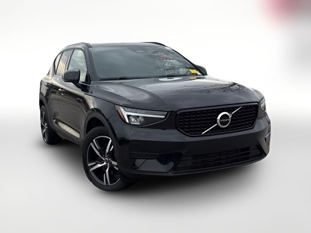 2024 Volvo XC40 