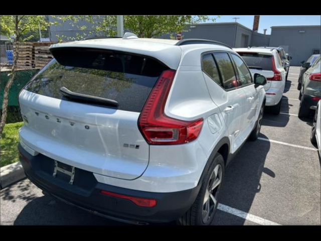 2024 Volvo XC40 