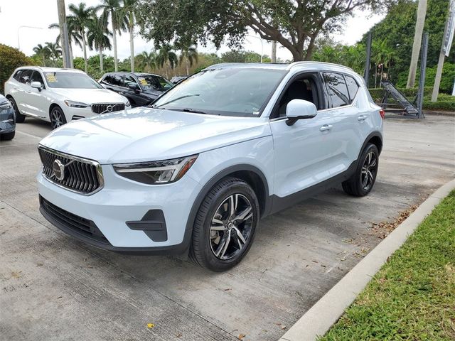 2024 Volvo XC40 