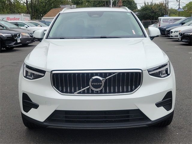 2024 Volvo XC40 