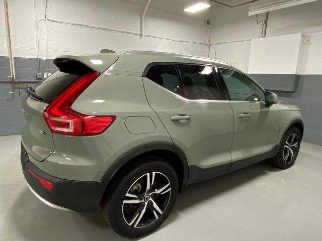 2024 Volvo XC40 Core Bright Theme