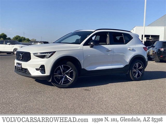 2024 Volvo XC40 