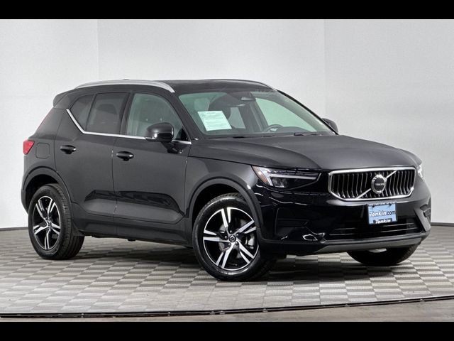 2024 Volvo XC40 