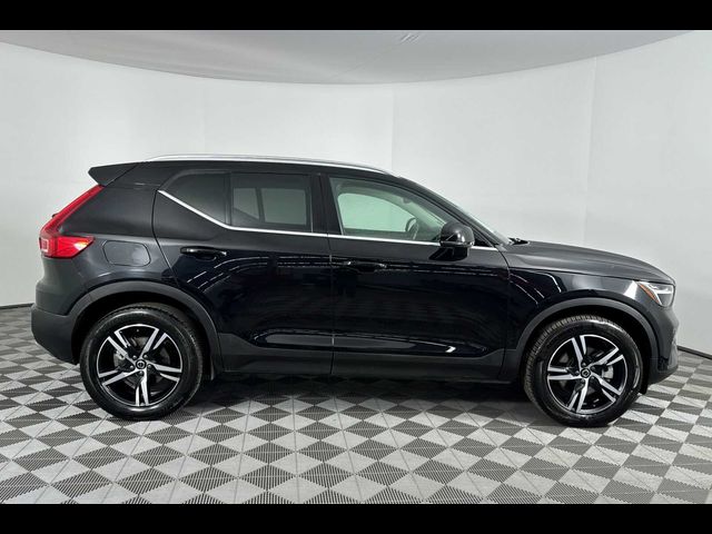 2024 Volvo XC40 