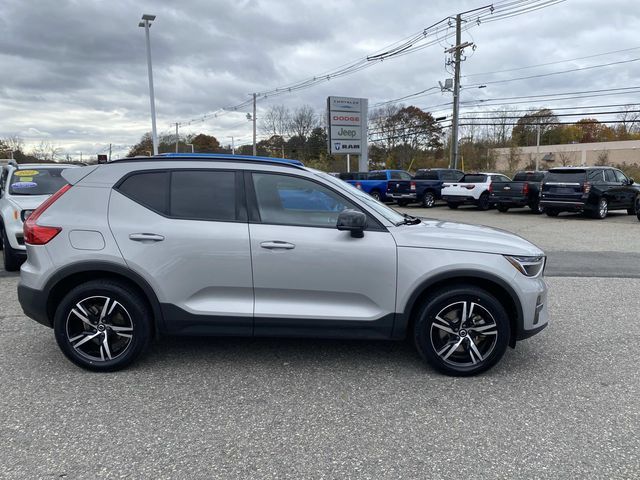 2024 Volvo XC40 