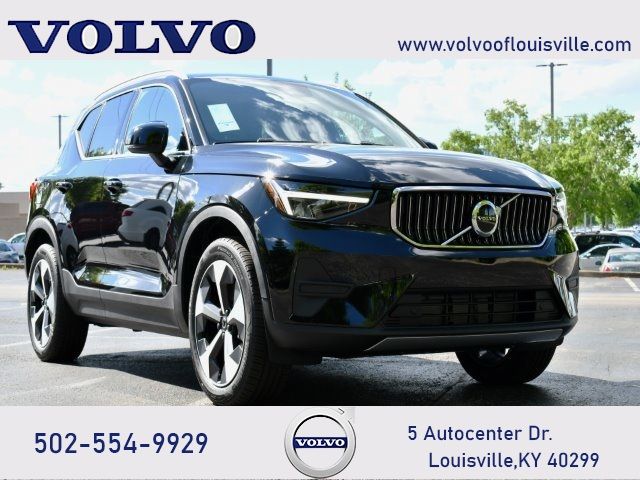 2024 Volvo XC40 Core Bright Theme