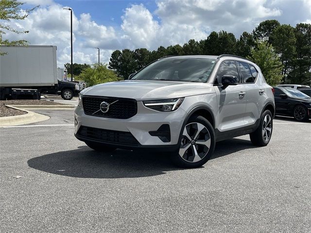 2024 Volvo XC40 