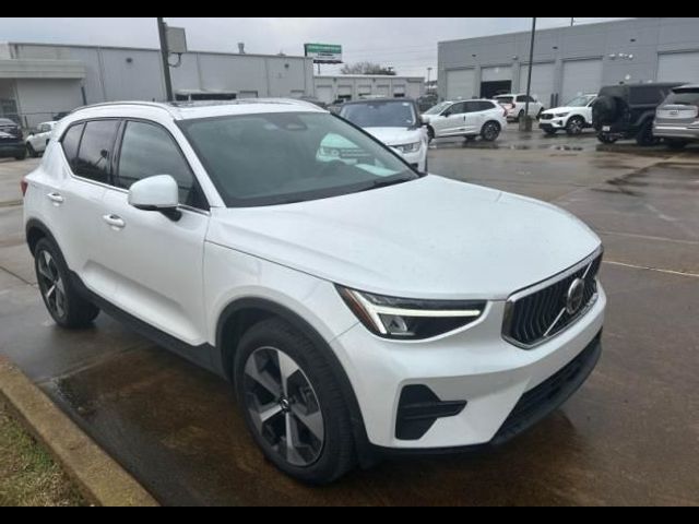 2024 Volvo XC40 