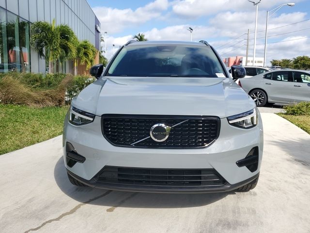 2024 Volvo XC40 