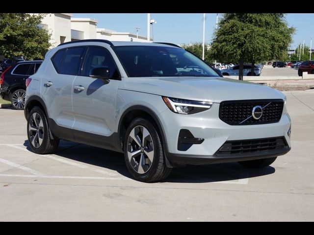 2024 Volvo XC40 