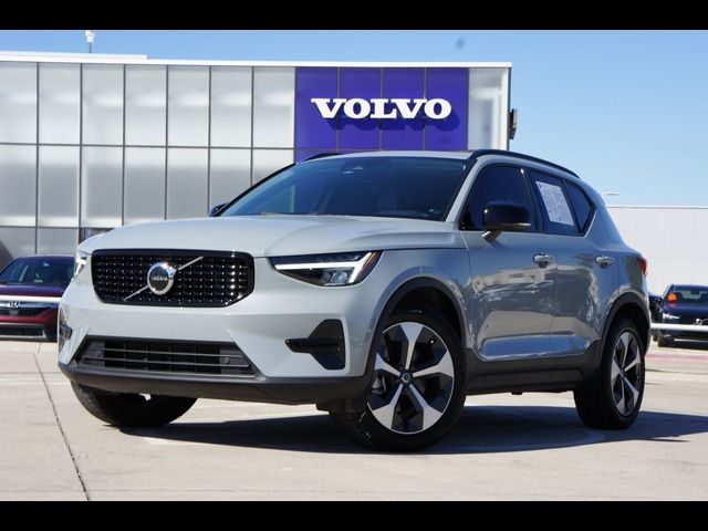 2024 Volvo XC40 