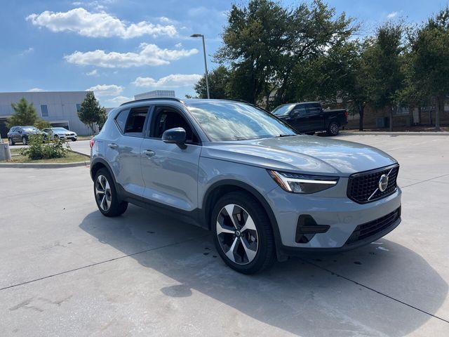 2024 Volvo XC40 