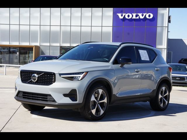 2024 Volvo XC40 