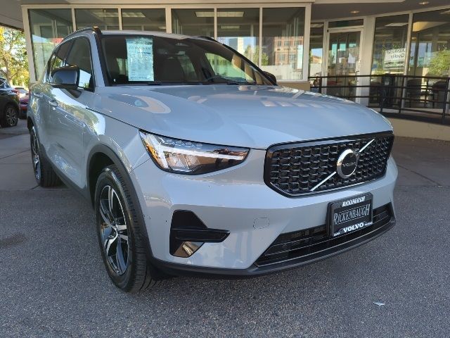 2024 Volvo XC40 