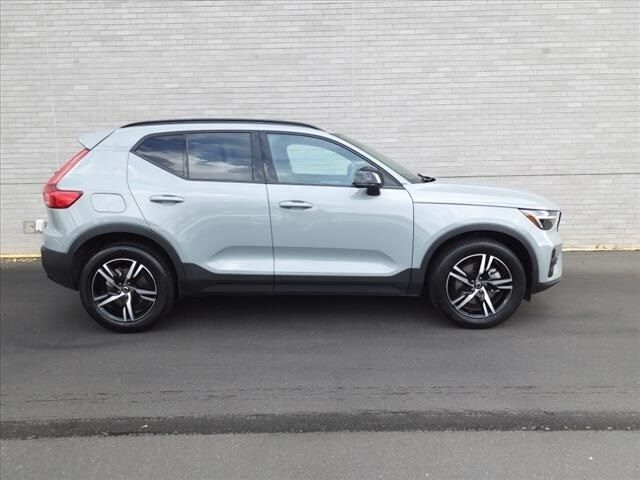 2024 Volvo XC40 