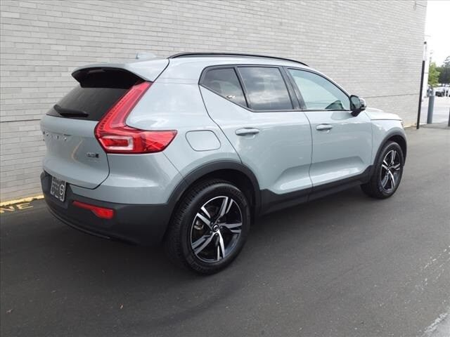 2024 Volvo XC40 