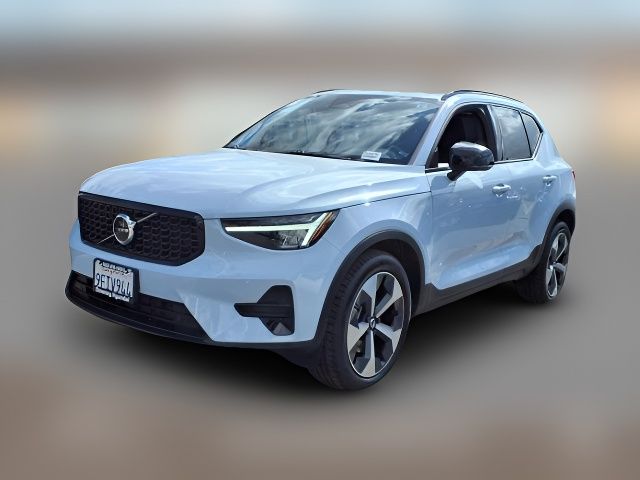 2024 Volvo XC40 