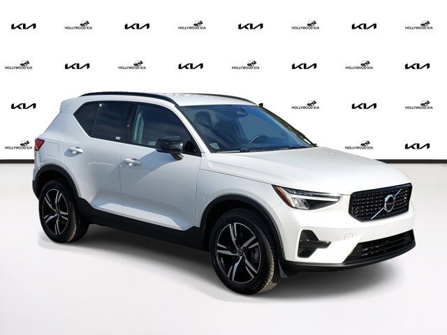 2024 Volvo XC40 