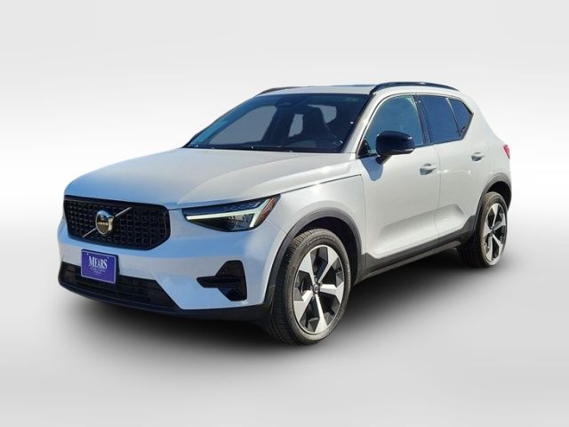 2024 Volvo XC40 