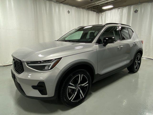 2024 Volvo XC40 