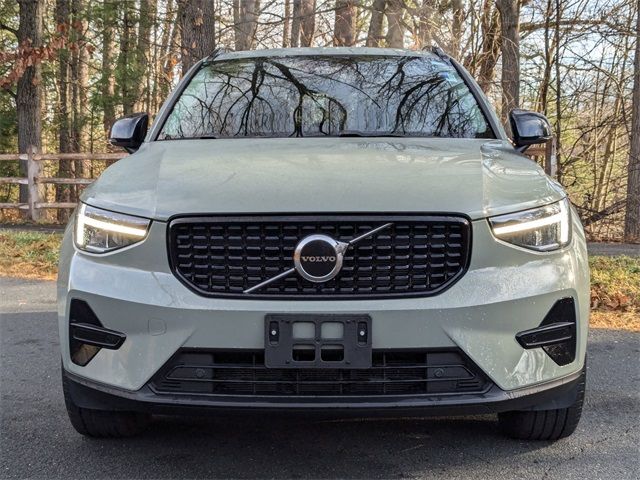 2024 Volvo XC40 