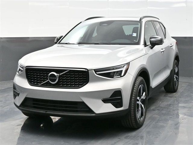 2024 Volvo XC40 