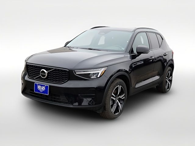 2024 Volvo XC40 