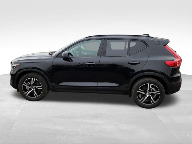 2024 Volvo XC40 