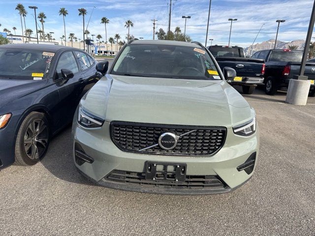 2024 Volvo XC40 