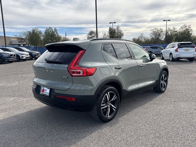 2024 Volvo XC40 