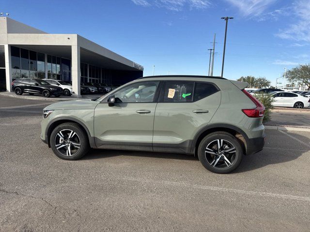 2024 Volvo XC40 