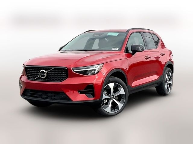 2024 Volvo XC40 Core Dark Theme