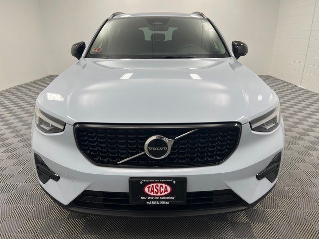 2024 Volvo XC40 