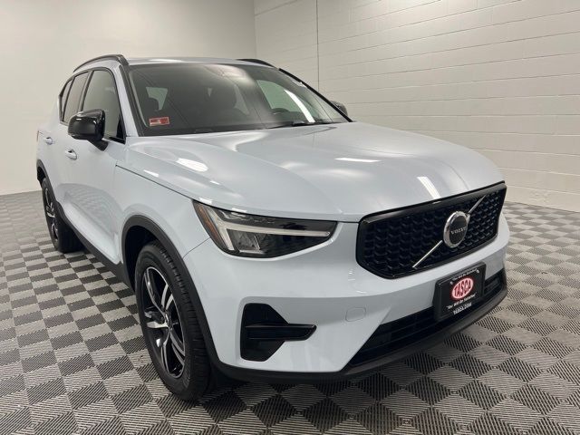 2024 Volvo XC40 