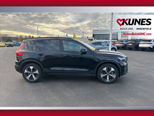 2024 Volvo XC40 