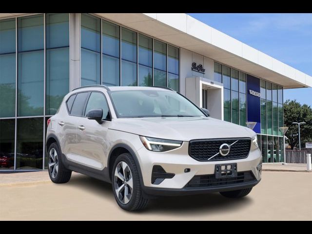 2024 Volvo XC40 