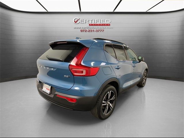 2024 Volvo XC40 