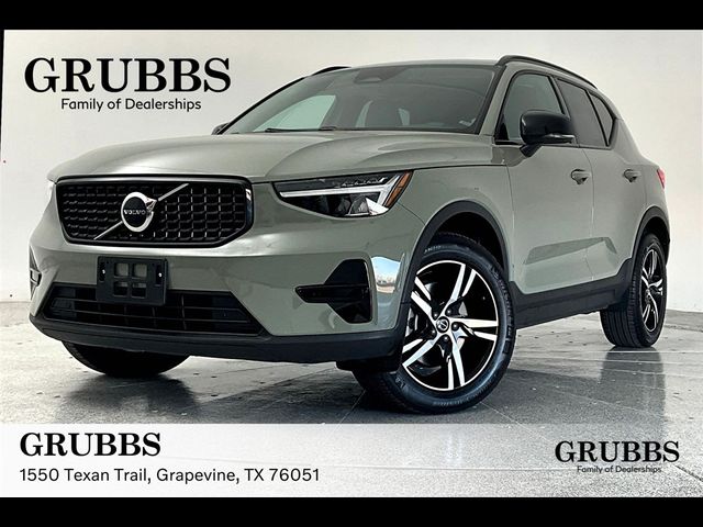 2024 Volvo XC40 Core Bright Theme