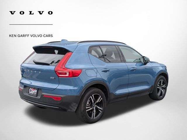 2024 Volvo XC40 