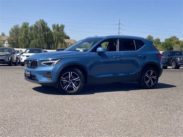 2024 Volvo XC40 