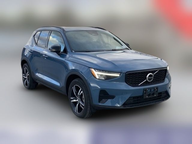 2024 Volvo XC40 