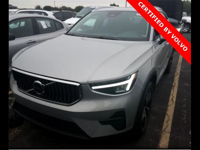 2024 Volvo XC40 Core Bright Theme