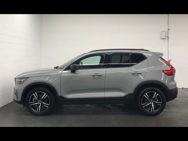 2024 Volvo XC40 