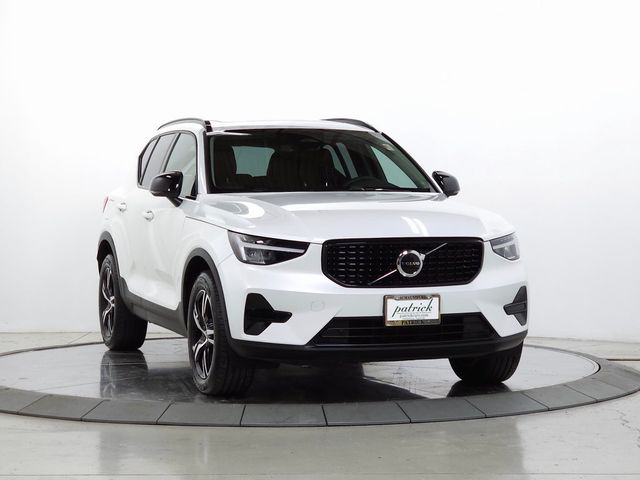 2024 Volvo XC40 