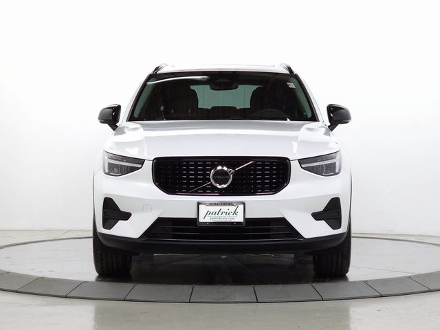 2024 Volvo XC40 