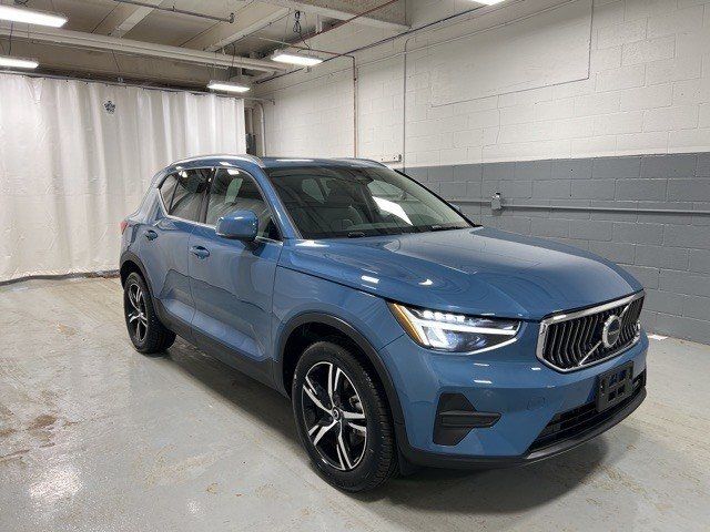 2024 Volvo XC40 