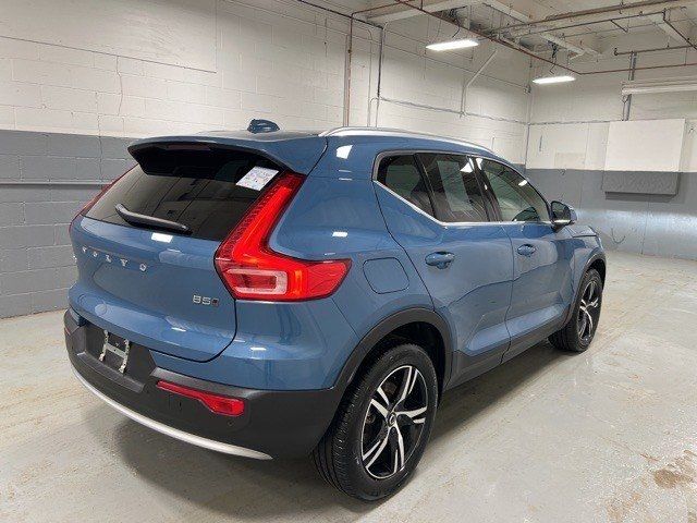 2024 Volvo XC40 