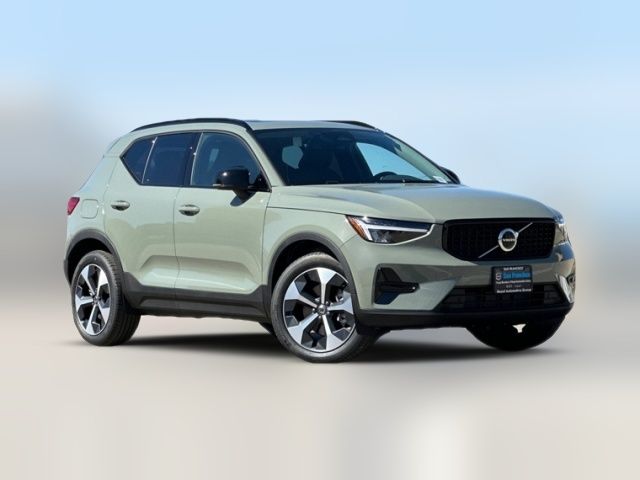 2024 Volvo XC40 